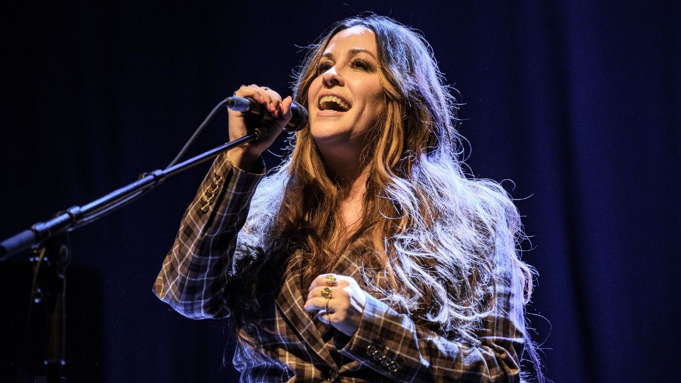 Alanis Morissette contó que fue abusada a los 15 años