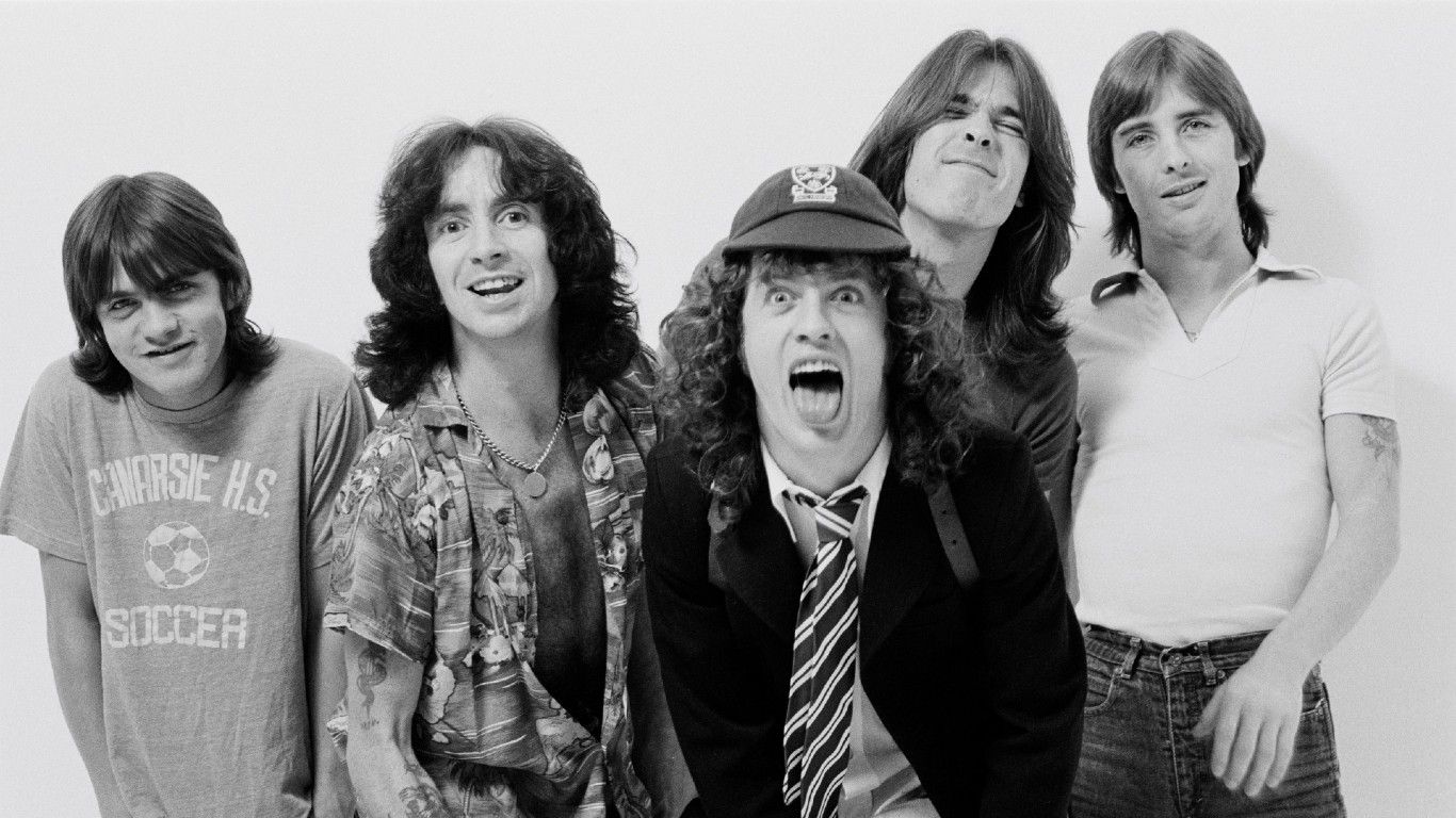 Angus Young aclaró qué papel jugó Bon Scott en Back In Black