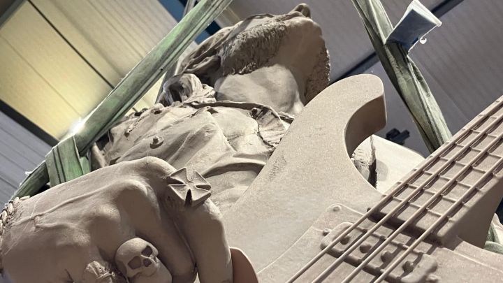 Mirá el video oficial de la estatua de Lemmy Kilmister en su ciudad natal