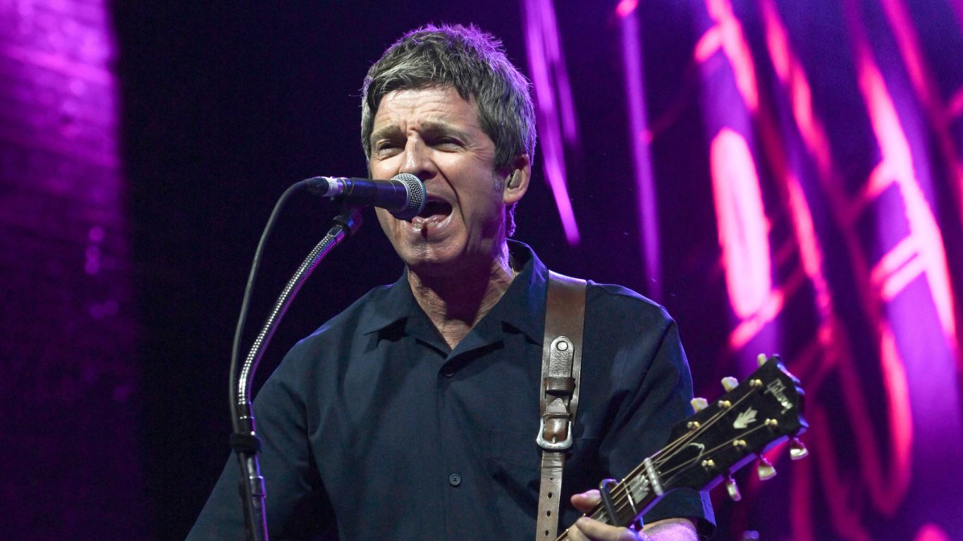 Noel Gallagher sigue intentando estar “a la altura” de los primeros discos de Oasis