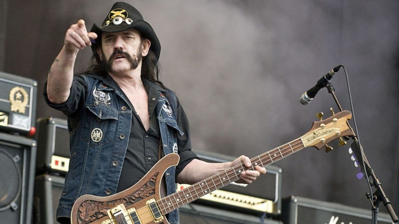 Llevar a Lemmy Kilmister en la piel